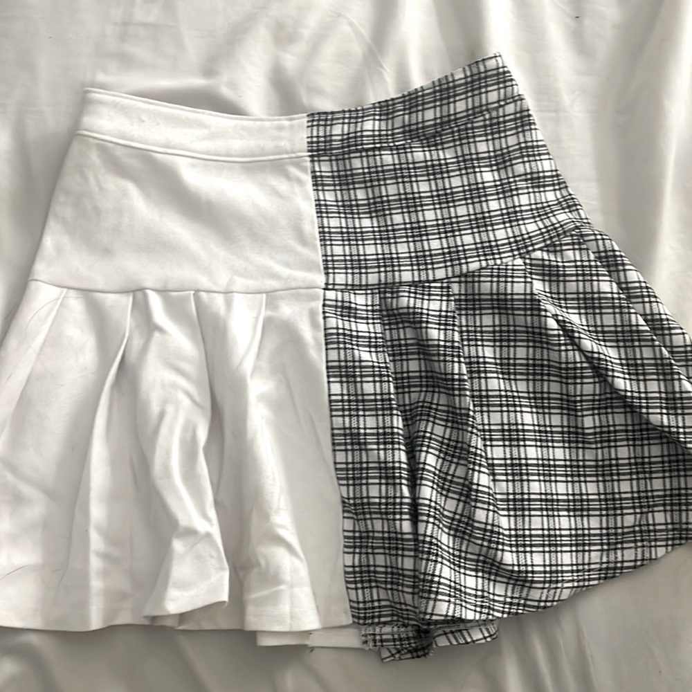 Hollister half plaid half white tennis skirt